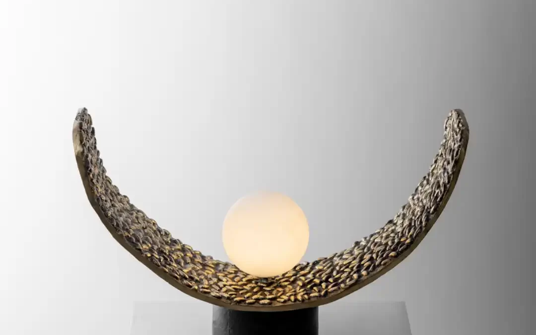 U TABLE LAMP